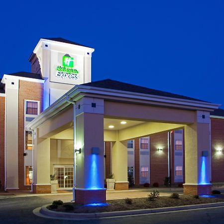 Holiday Inn Express Prince Frederick By Ihg Экстерьер фото