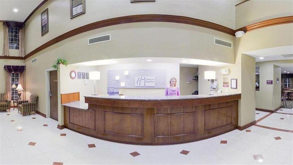 Holiday Inn Express Prince Frederick By Ihg Экстерьер фото