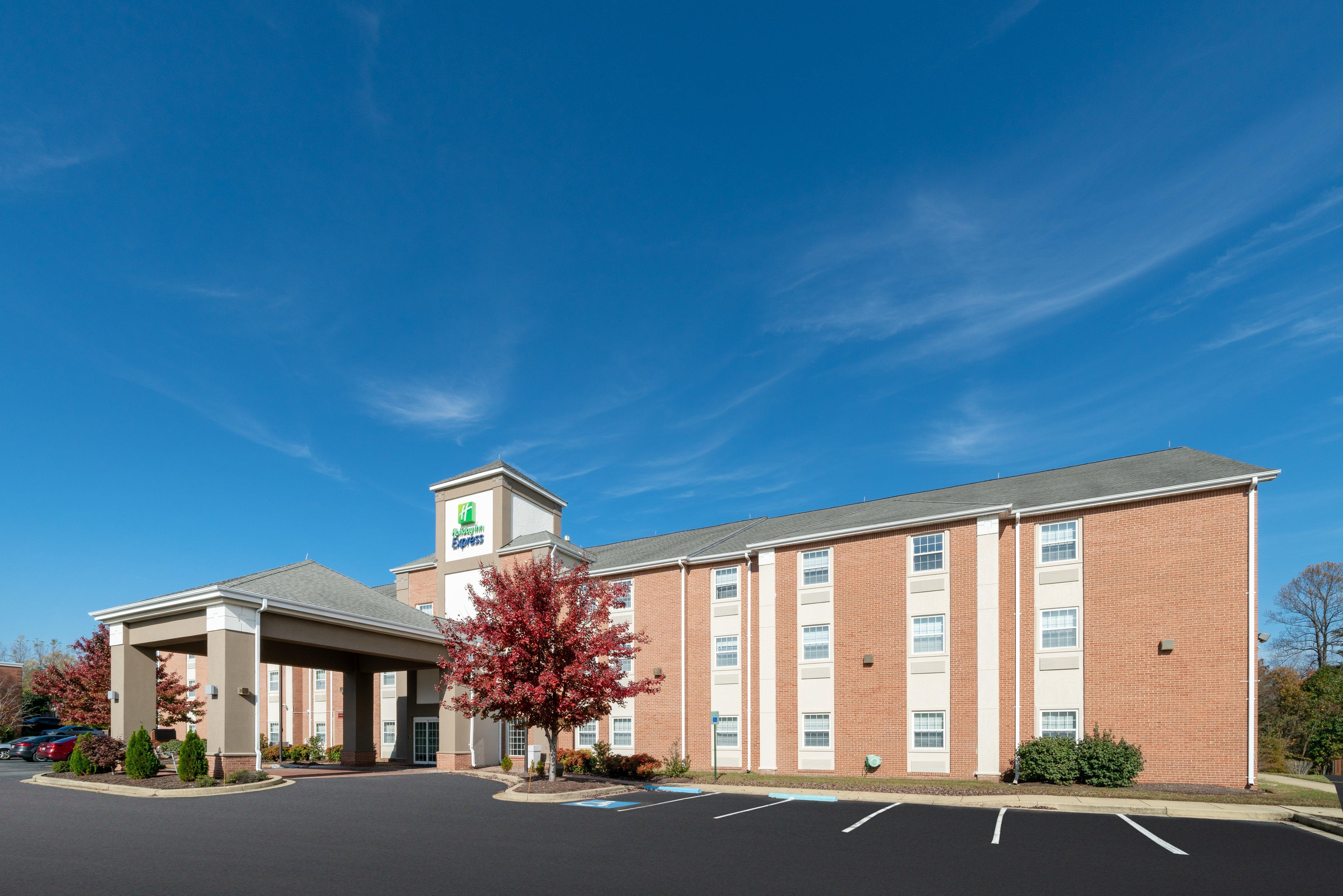 Holiday Inn Express Prince Frederick By Ihg Экстерьер фото