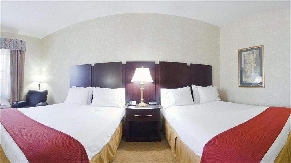 Holiday Inn Express Prince Frederick By Ihg Экстерьер фото