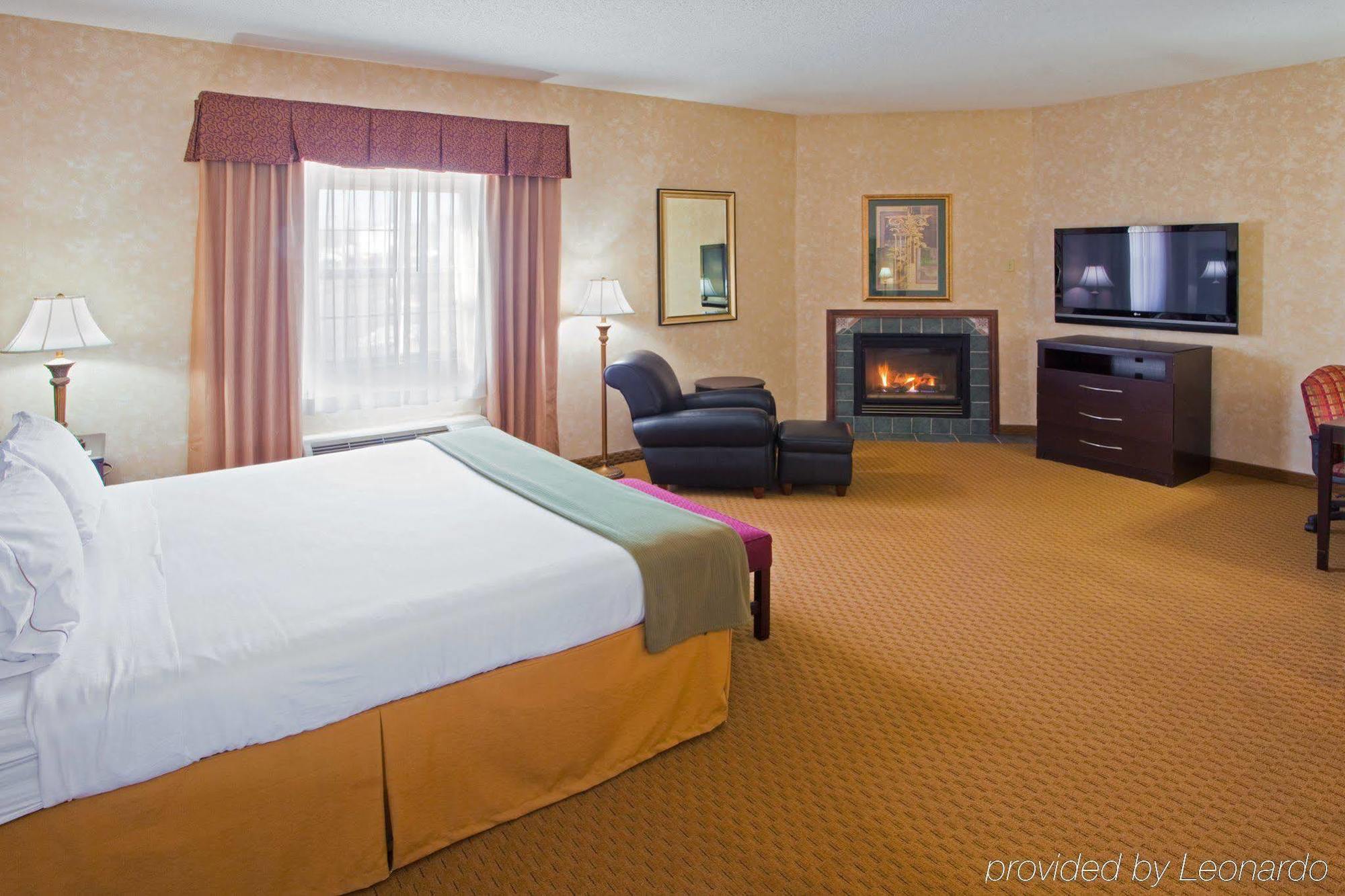 Holiday Inn Express Prince Frederick By Ihg Номер фото