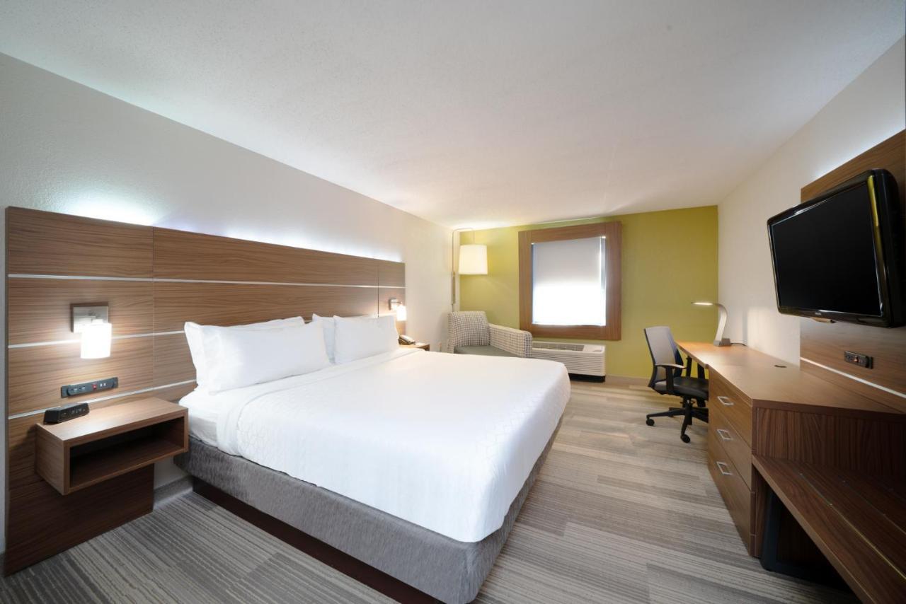 Holiday Inn Express Prince Frederick By Ihg Экстерьер фото