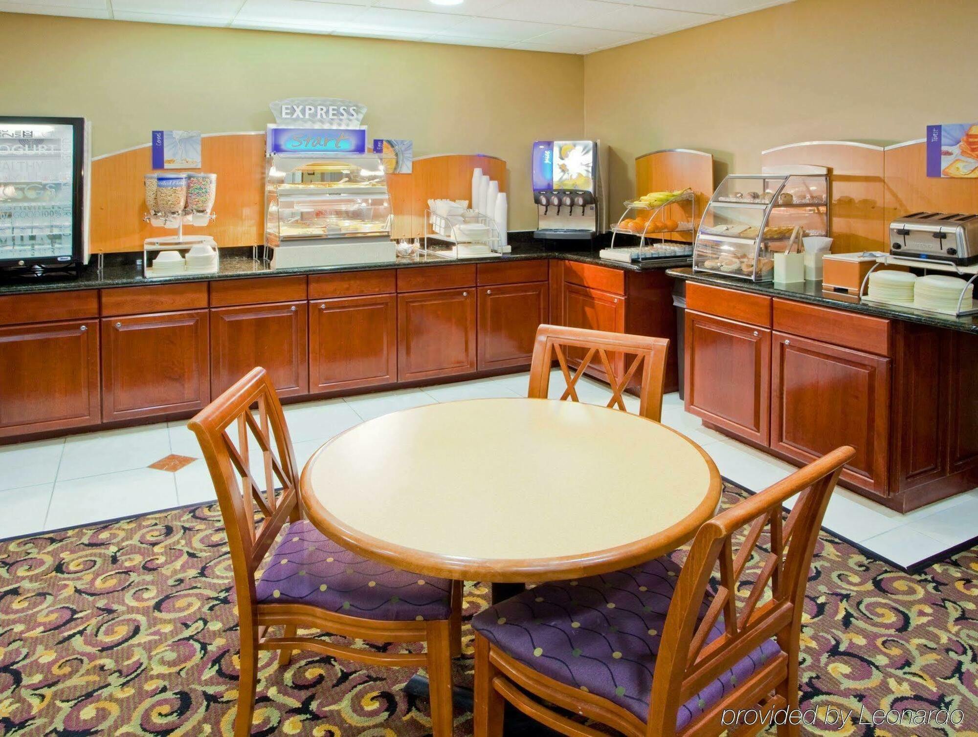 Holiday Inn Express Prince Frederick By Ihg Экстерьер фото