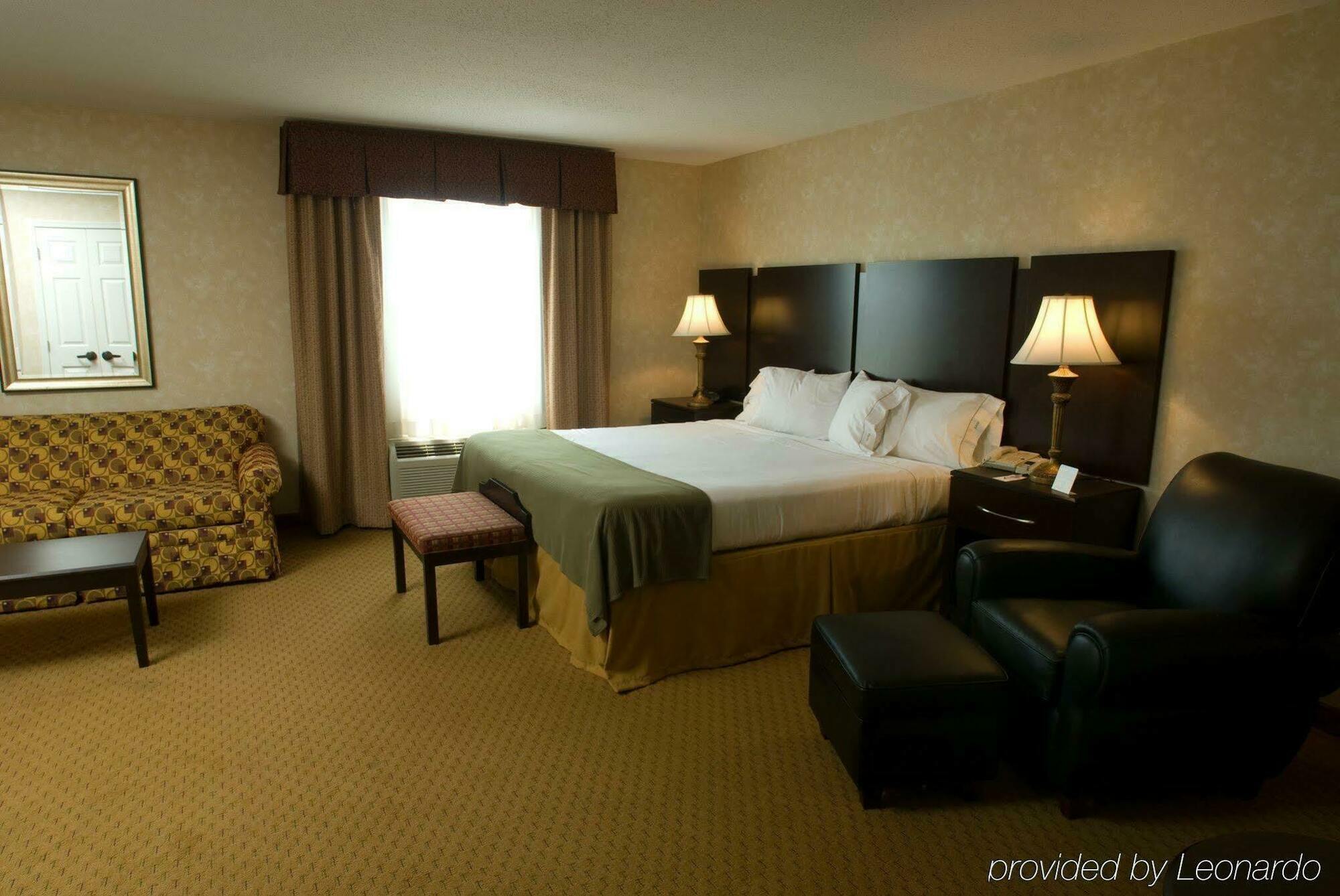 Holiday Inn Express Prince Frederick By Ihg Экстерьер фото